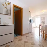 Kristina 1531 Apartman *