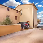 Kristina 1531 Apartman *