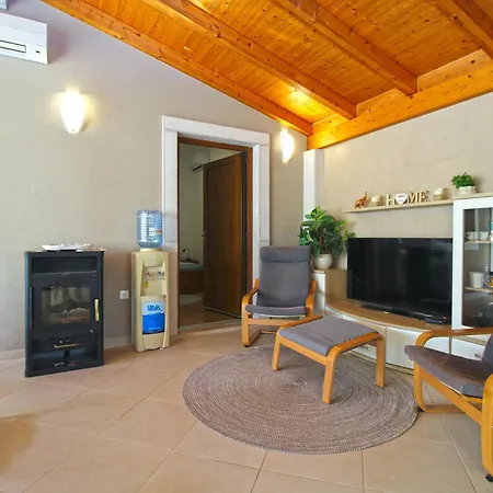 Kristina 1531 아파트 풀라