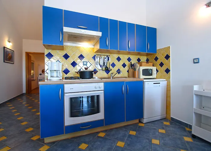 Kristina 1531 아파트 풀라