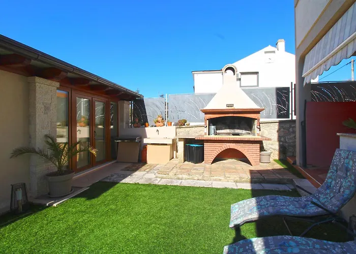 Kristina 1531 아파트 풀라