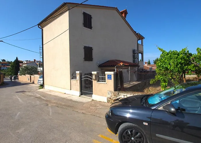 Kristina 1531 아파트 풀라